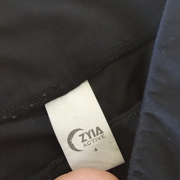 Zyia black metallic leggings GUC size 4 - Picture 4 of 4